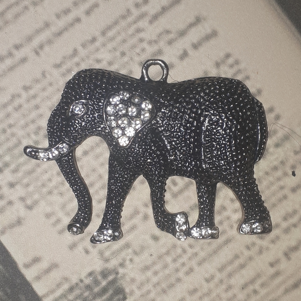 Elephant pendant